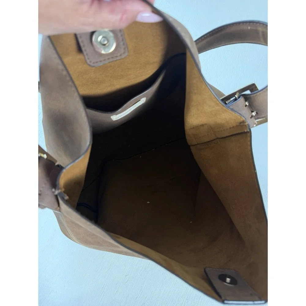 Universal Thread Hobo Bucket Purse Bag Cognac Brown Gold Buckle